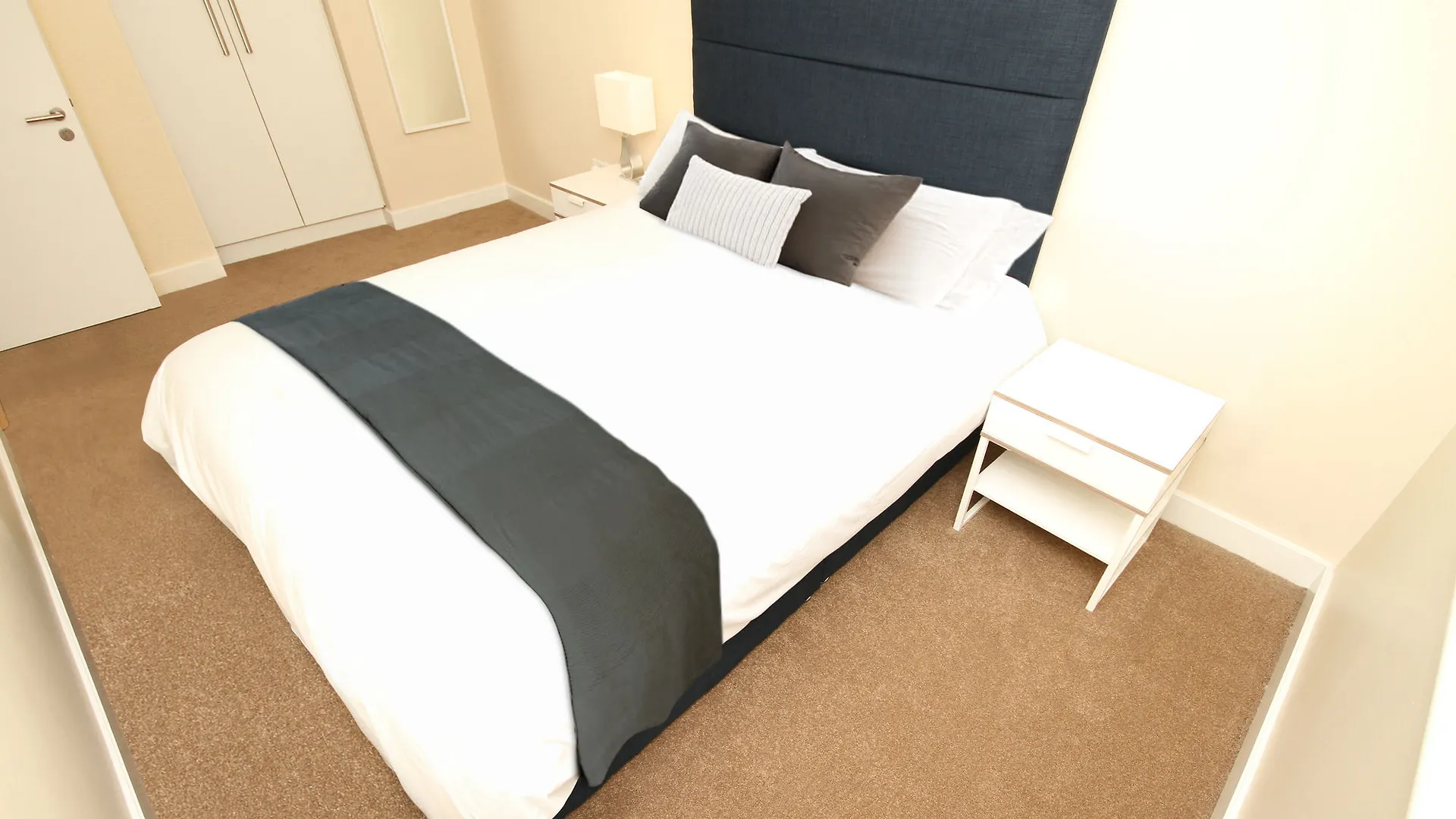 Grand Canal Quay - 3 Bedroom Apartment Dublin Irland