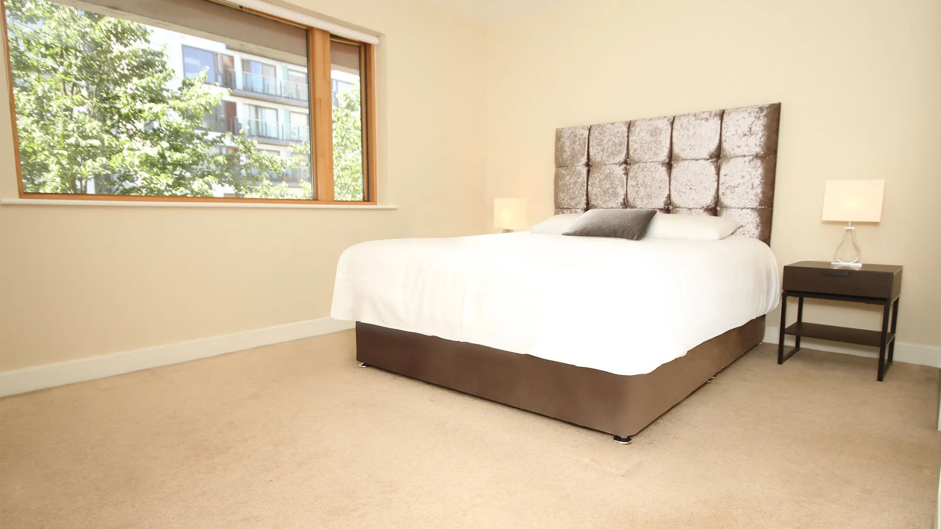 Grand Canal Quay - 3 Bedroom Apartment Dublin 0*,